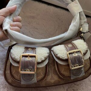 👑 Coach Ashton Baguette Bag In Signature Canvas CY658 NWT